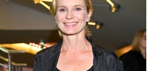Magdalena Cielecka na Festiwalu Filmów Fabularnych w Gdyni. Aktorka pojawiła się cała na czarno