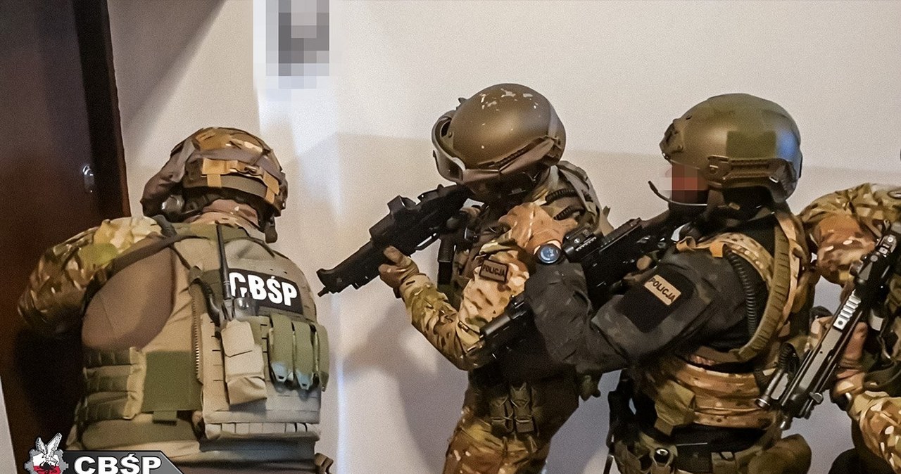 Produkowali i handlowali amfetaminą. Gangiem z więzienia dowodził 29-latek