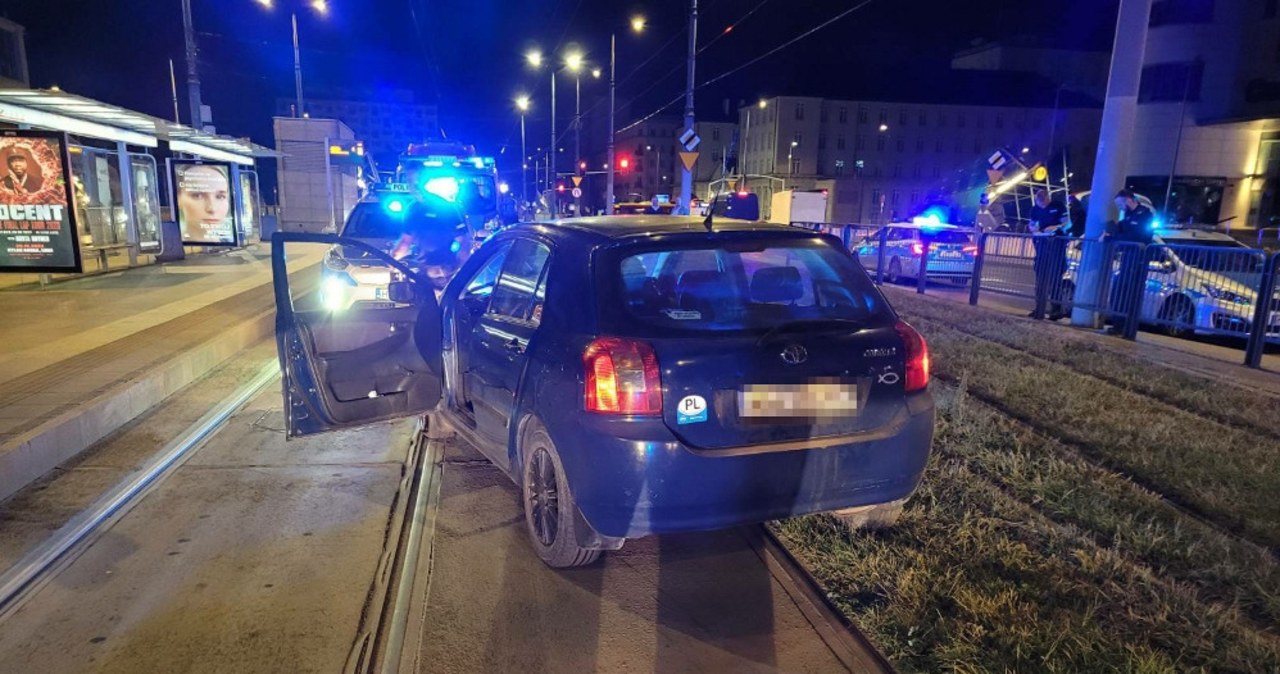 ​Pijany 16-latek uciekał autem przed policją. Rodzice zgłosili jego zaginięcie