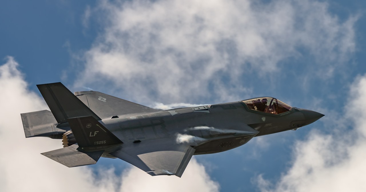 „Jestem pilotem, nie wiem, gdzie jest myśliwiec”. Nagranie po katastrofie F-35