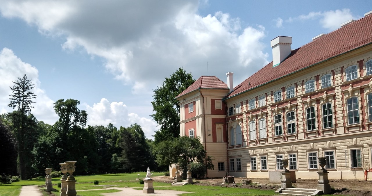 Tańsze bilety dla seniorów na weekendowe zwiedzanie łańcuckiego zamku