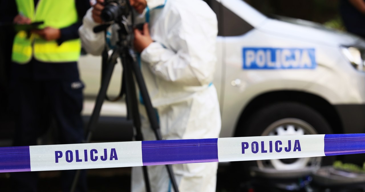 Ciało mężczyzny na działce w Poczesnej. Zarzut zabójstwa dla dwóch osób