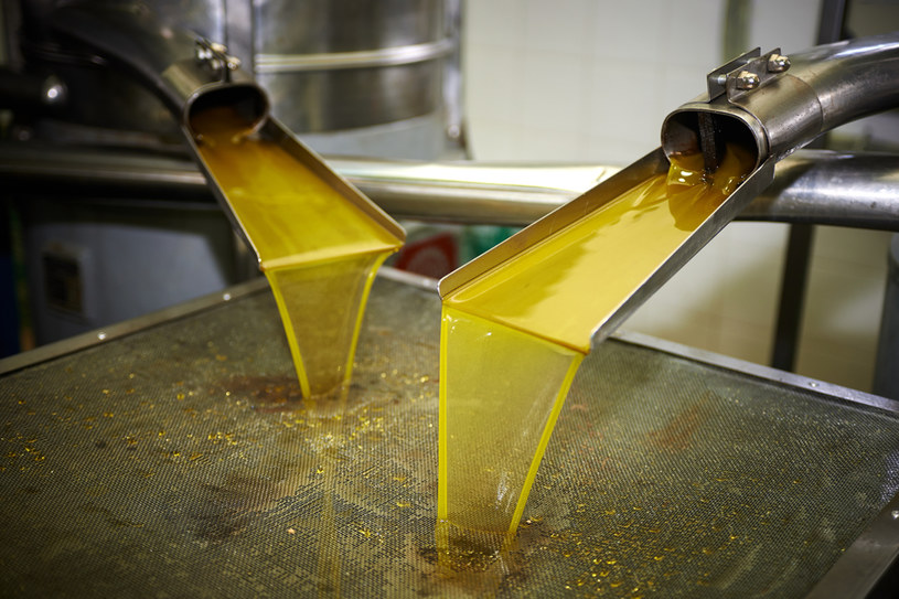 Oliwa z oliwek na skórę włosy i paznokcie? Lepiej miej ją w domu