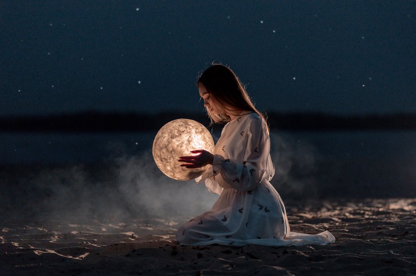 Wróżka Aira już wie, co wydarzy się 1 listopada. Opowiada o życiu każdego znaku zodiaku
