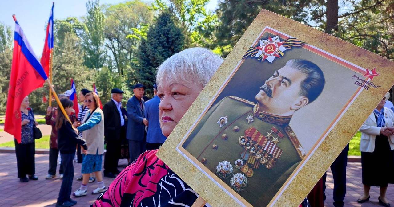 Putin na potęgę stawia pomniki Stalina
