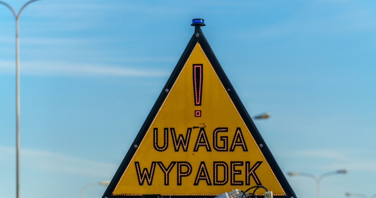 Świętokrzyskie: Jedna osoba zginęła, dwie zostały ranne w wypadku w Sukowie