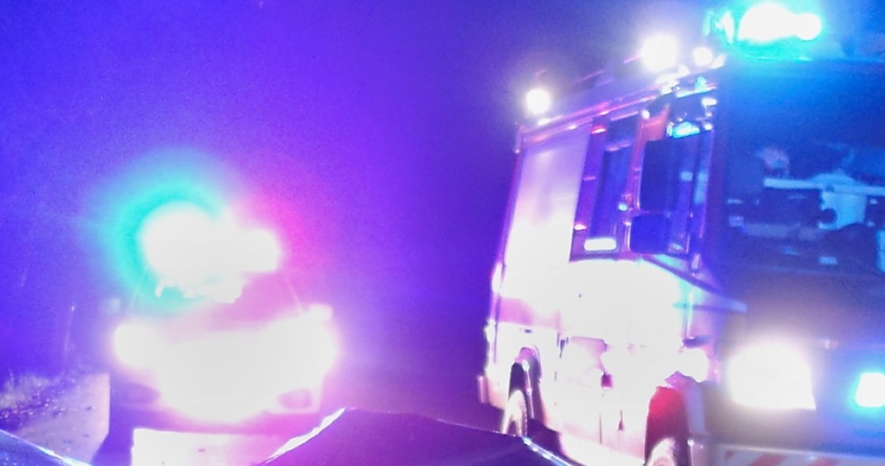 Bwm rozbiło się na drzewie. 19- i 20-latek zginęli na miejscu