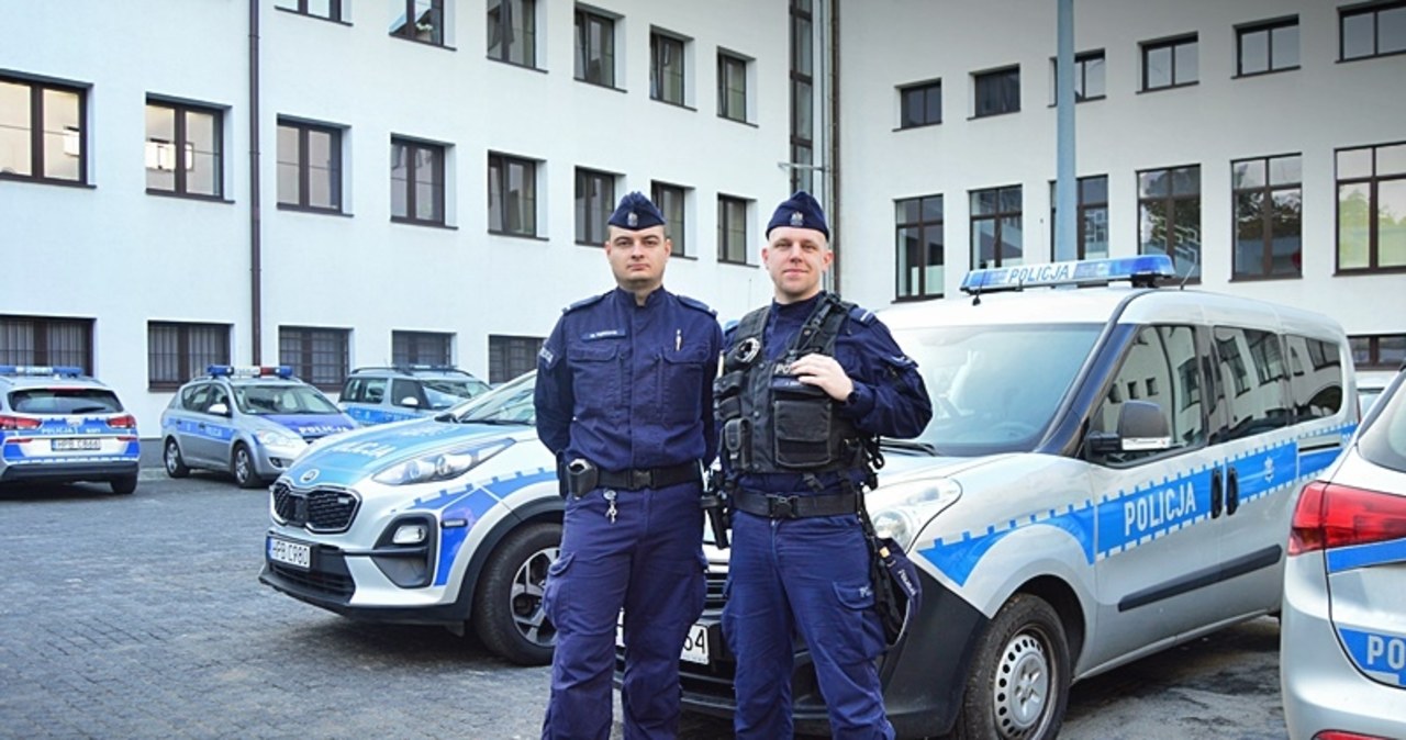 Dramatyczna interwencja policjantów. Uratowali schorowanego 54-latka