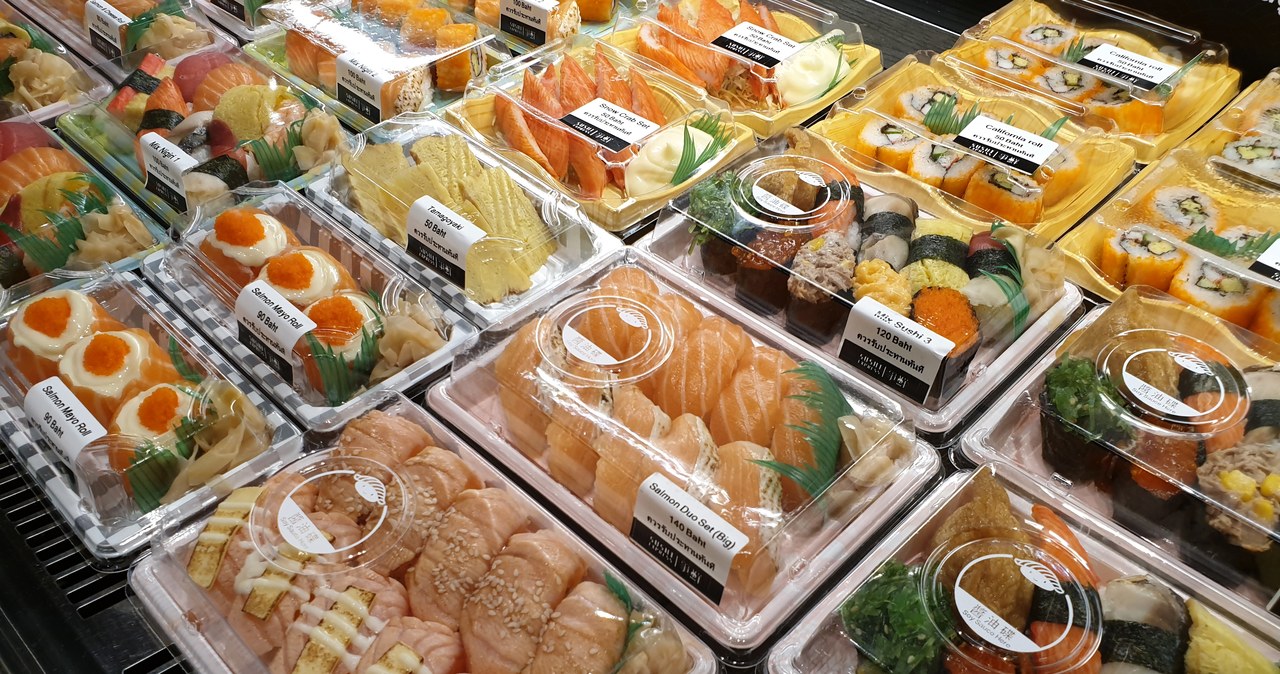 Na randkę z dziewczyną ukradł sushi i ser. Ochroniarzowi groził nożem
