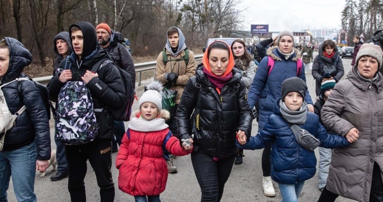 Polacy podzieleni ws. dalszej pomocy dla uchodźców z Ukrainy [SONDAŻ]