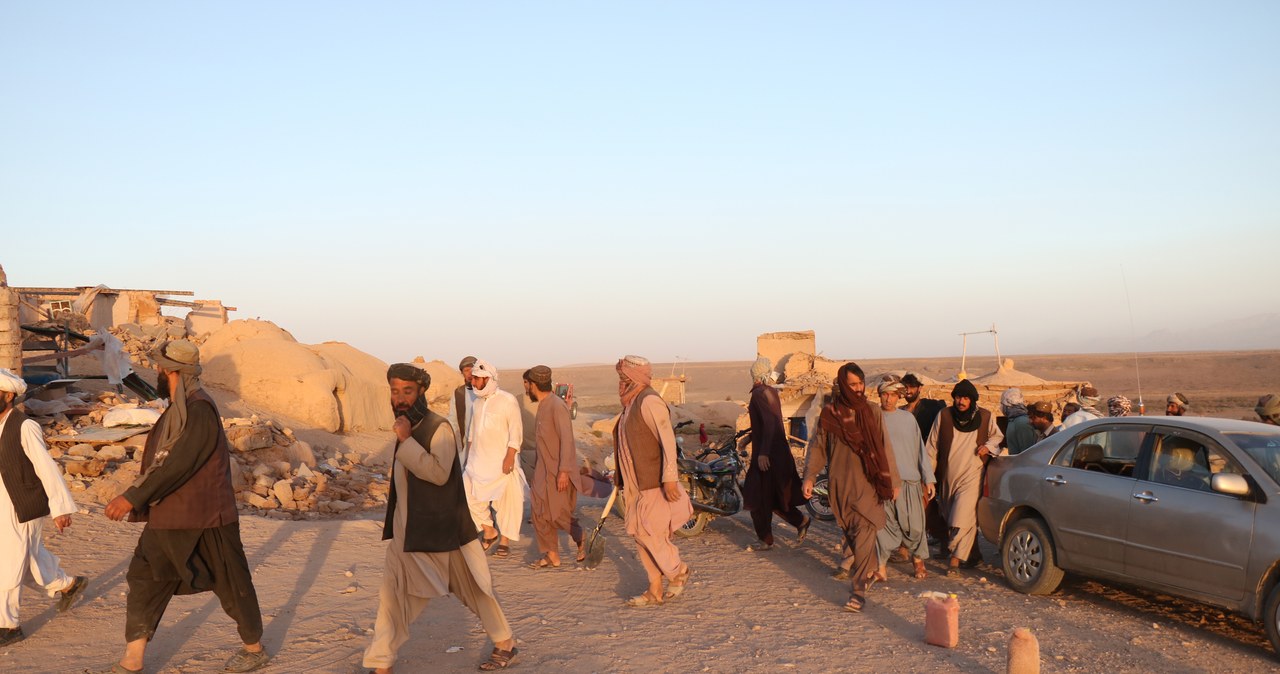 Afganistan: Ponad 2 tys. ofiar serii trzęsień ziemi
