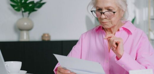 Zniżki, o których nie każdy senior wie, a szkoda. Można sporo zaoszczędzić