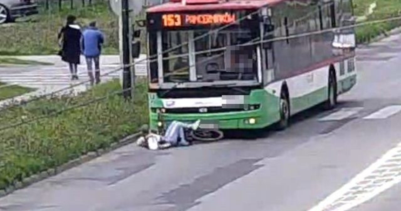Rowerzystka na pasach wjechała wprost pod nadjeżdżający trolejbus [NAGRANIE]