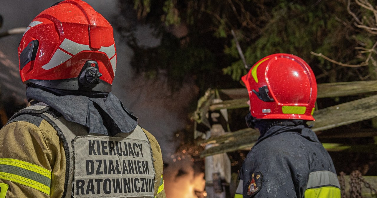 Pożar w Sarbinowie. Spłonęło 12 domków letniskowych