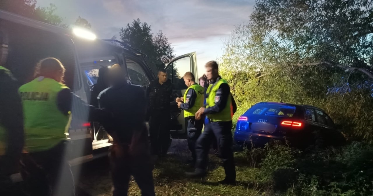 Uciekał przed policjantami. Wysiadając z auta jeszcze dopijał piwo
