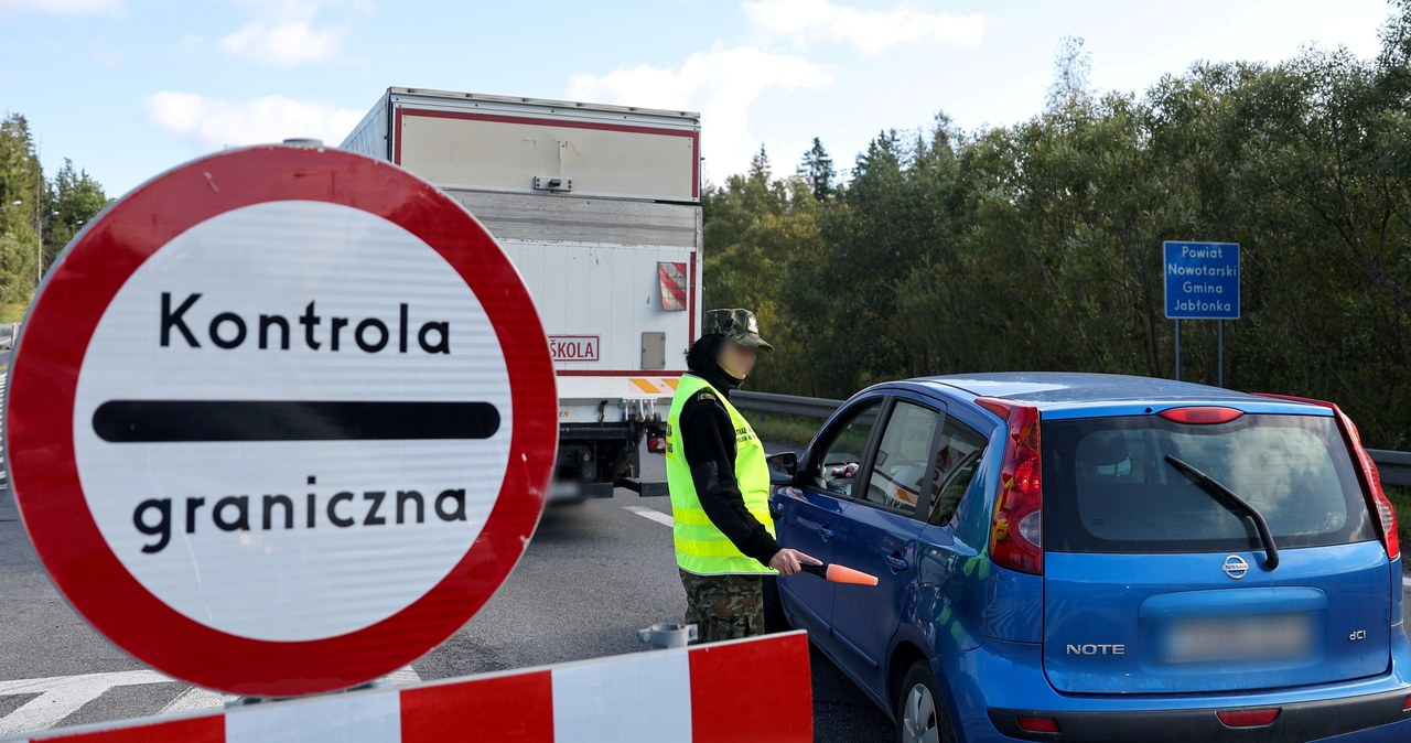 Przemycał 13 osób w aucie. Próbował sforsować granicę w Muszynce
