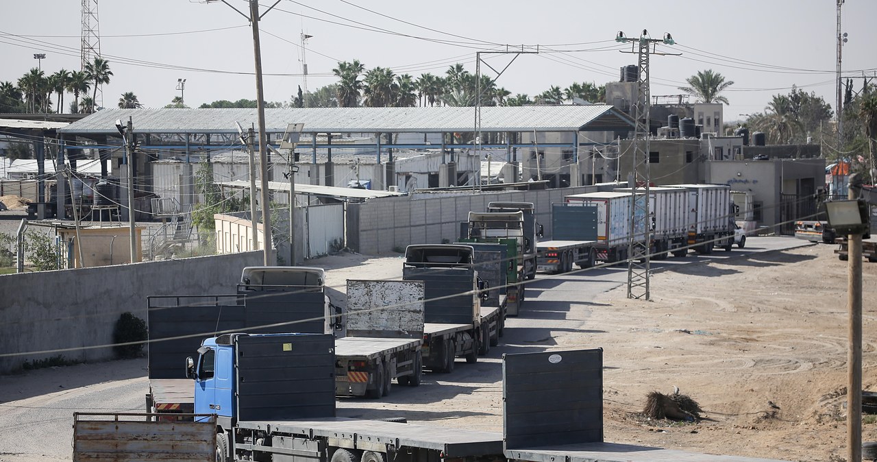 Rafah chwilowo otwarte. Pierwsze konwoje humanitarne dotarły do Gazy