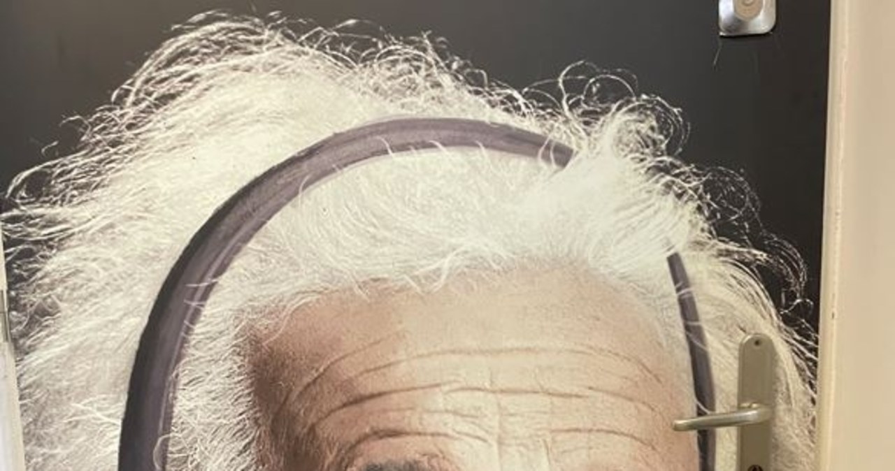 Korytarz z Einsteinem w lubelskiej podstawówce