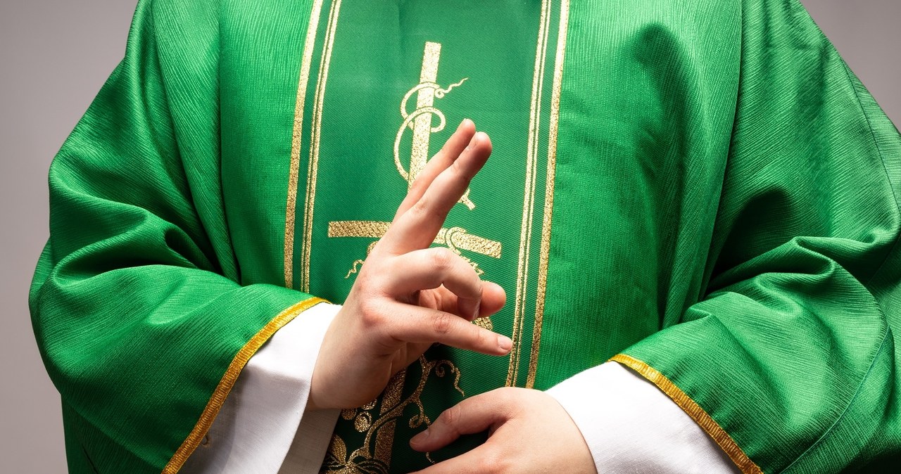 Ksiądz w areszcie domowym. Zażądał 100 euro za pogrzeb