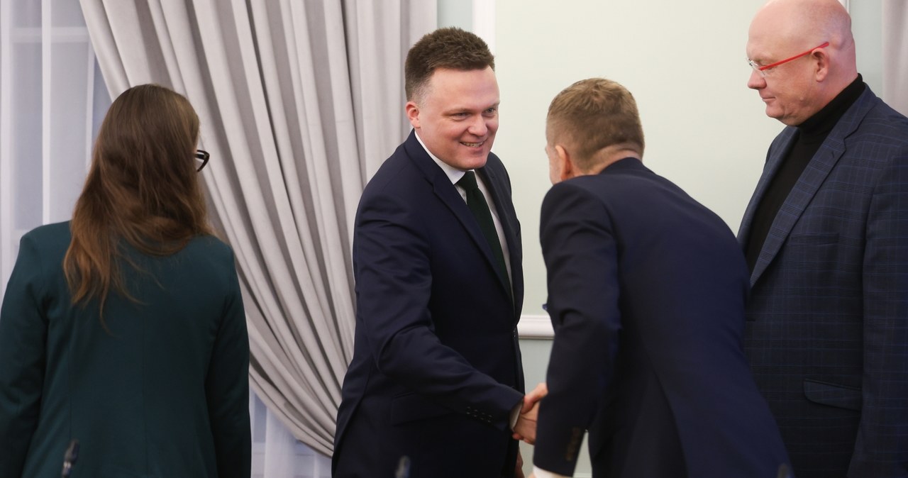 Hołownia: Politycy PiS kupują, a raczej kradną nasz czas