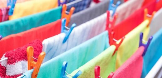 Jak przyspieszyć suszenie prania w domu jesienią? Zastosuj trik z pralką