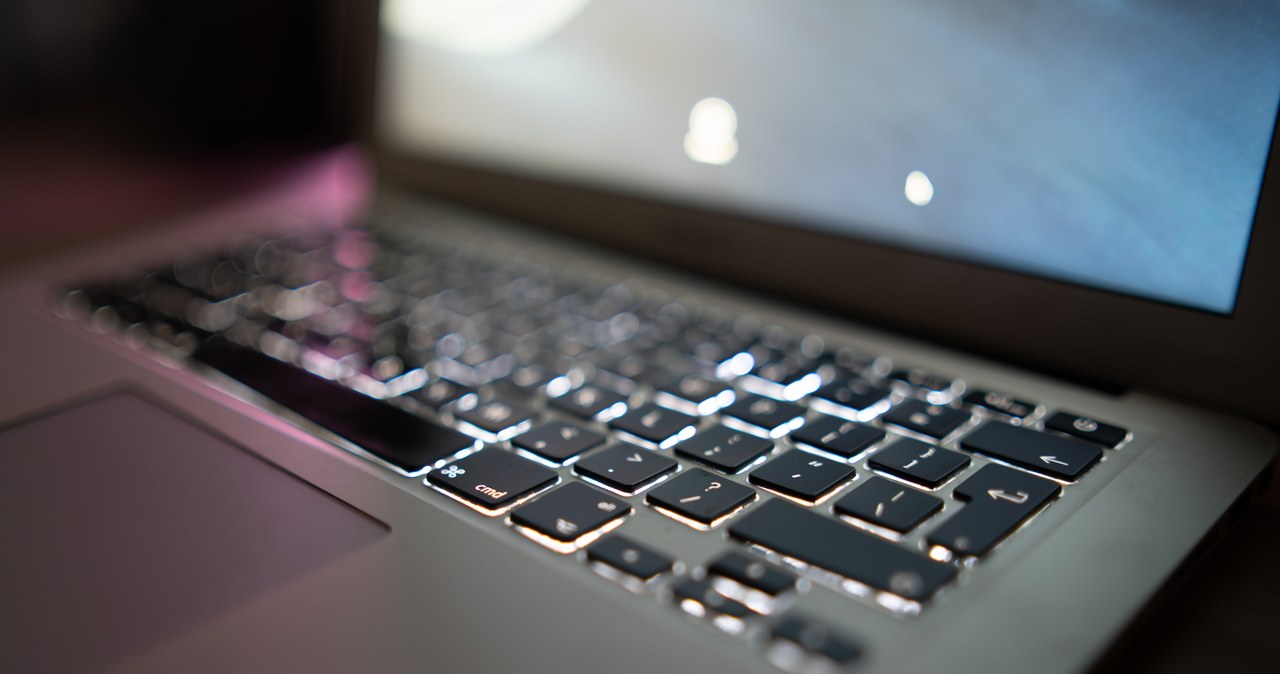 Ze szkoły zginęło osiem laptopów. Wynosiła je w czasie wakacji