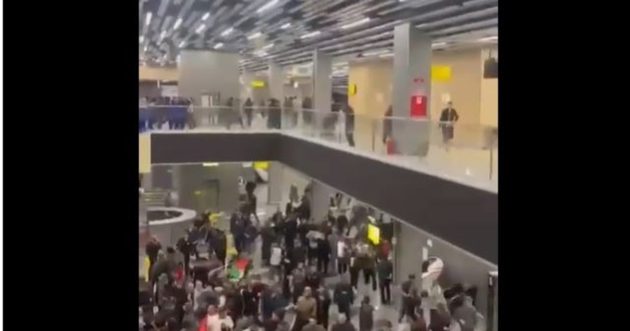 Zajścia na lotnisku w Dagestanie po lądowaniu samolotu z Tel Awiwu. 20 osób rannych