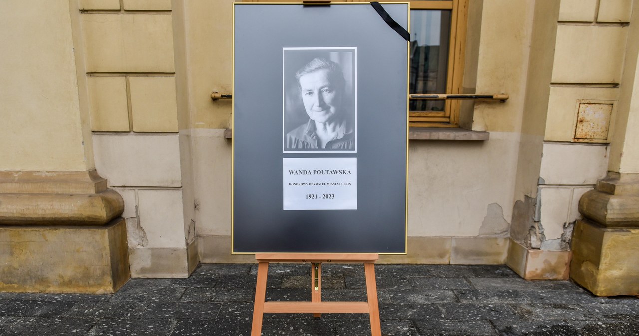 Pogrzeb Wandy Półtawskiej w Krakowie. Darmowa komunikacja i apel do żałobników