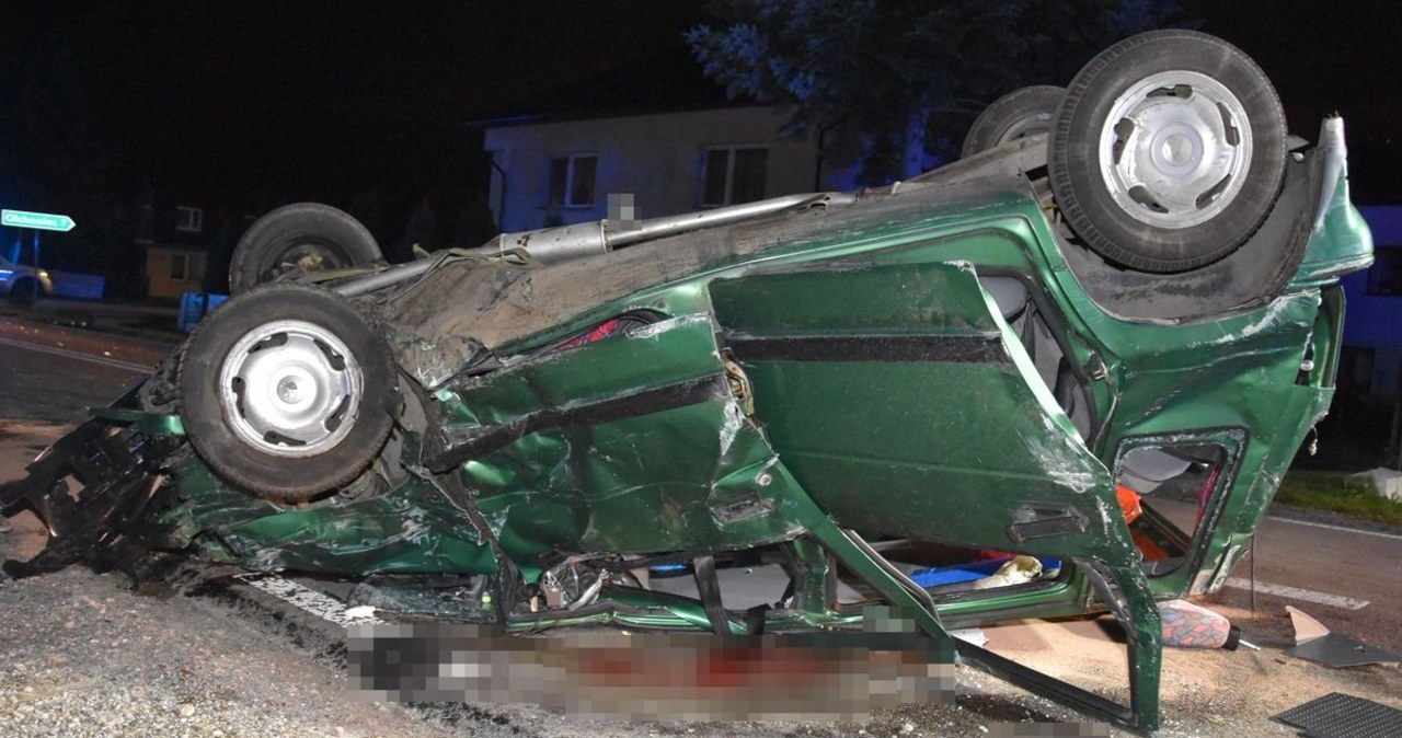 ​79-latek nie ustąpił pierwszeństwa. Kierowca i pasażerka w ciężkim stanie