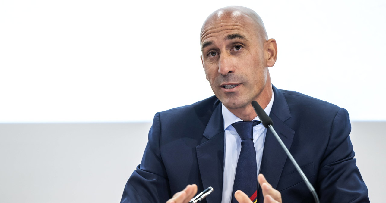 Luis Rubiales z trzyletnim zakazem pracy za pocałowanie piłkarki