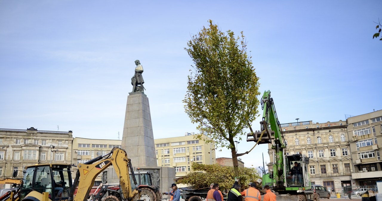 Plac Wolności z ogrodami deszczowymi