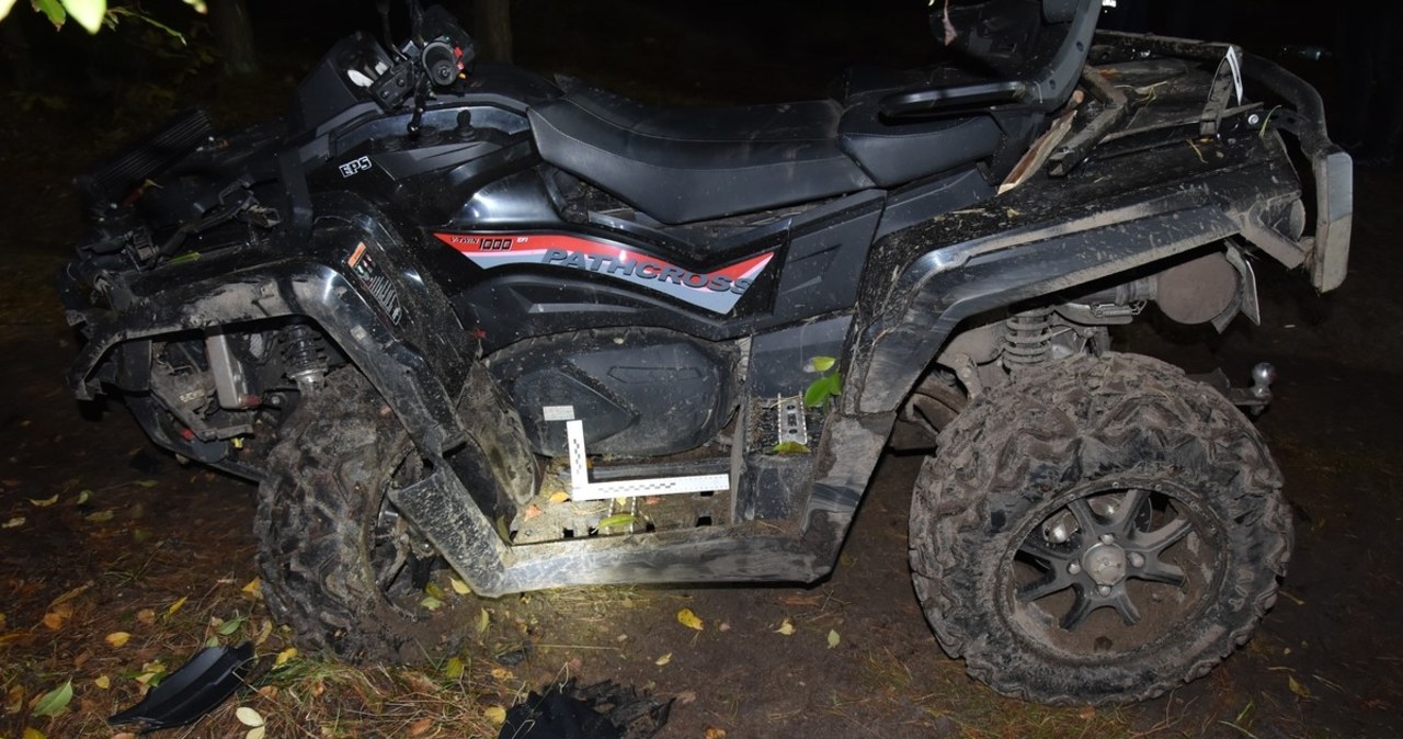 Tragiczny wypadek na quadzie. Dwaj mężczyźni wjechali w drzewo, jeden z nich zginął