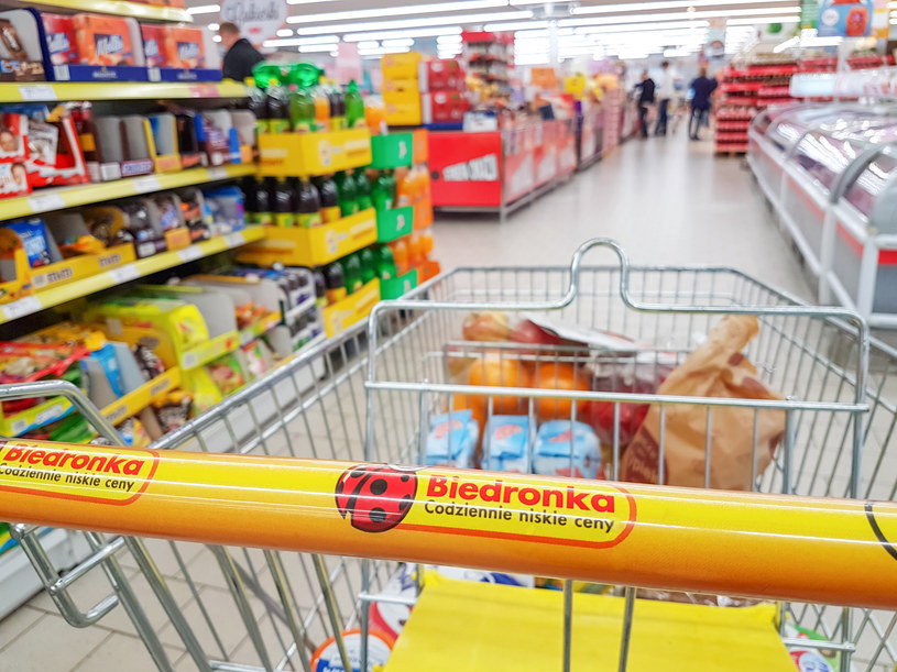 Pokazała, co pracownicy Biedronki dostaną na święta. Zawartość paczki zaskakuje