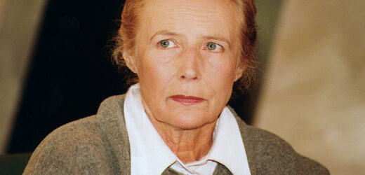 Agnieszka Osiecka: Poetka „na zakręcie”