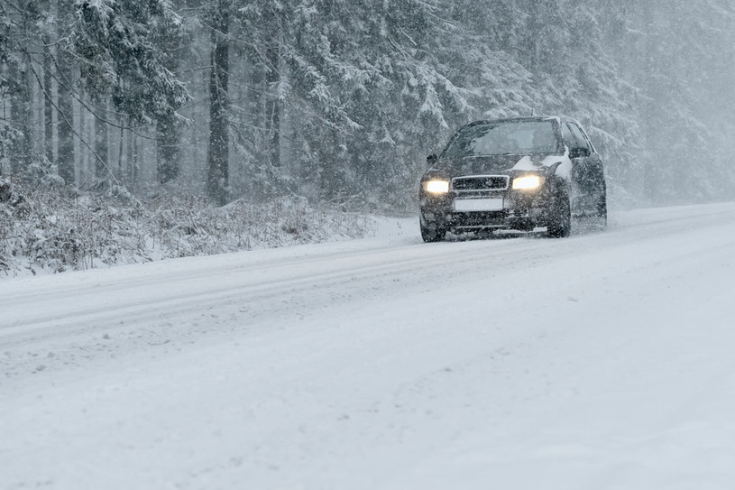 IMGW wydał ostrzeżenia. Atak zimy w kilku regionach Polski. Spadnie nawet 25 cm śniegu