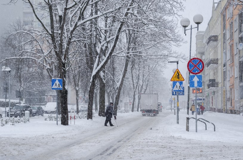 Nawet pół metra śniegu. Zima wdziera się do Polski
