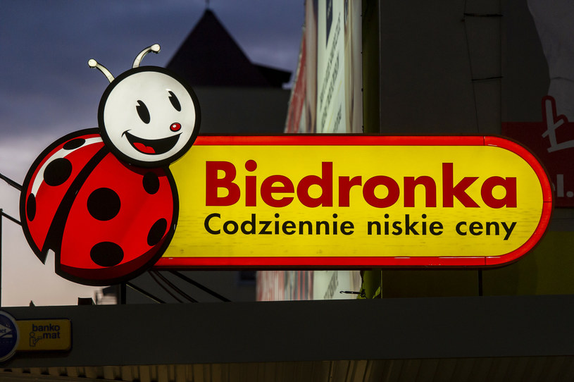 Nowe automaty w Biedronce. Korzystasz i płacisz mniej za zakupy