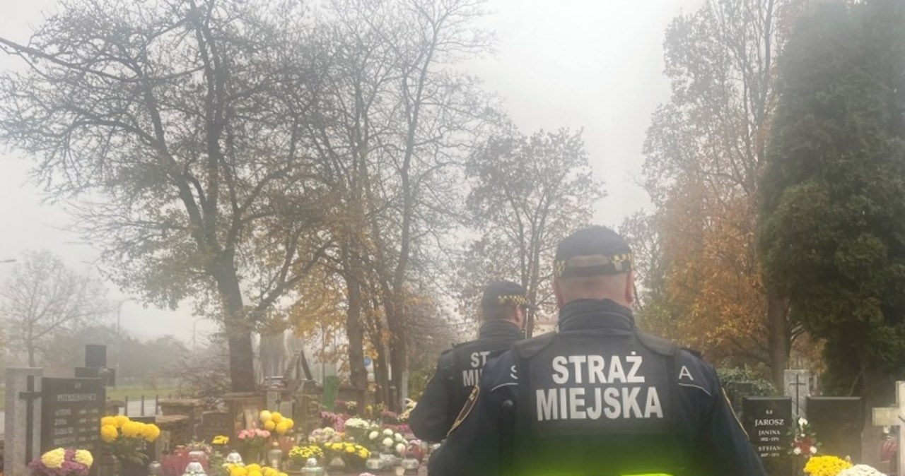 ​”Znicz” i „Hiena”: Stołeczna straż miejska dba o bezpieczeństwo na cmentarzach
