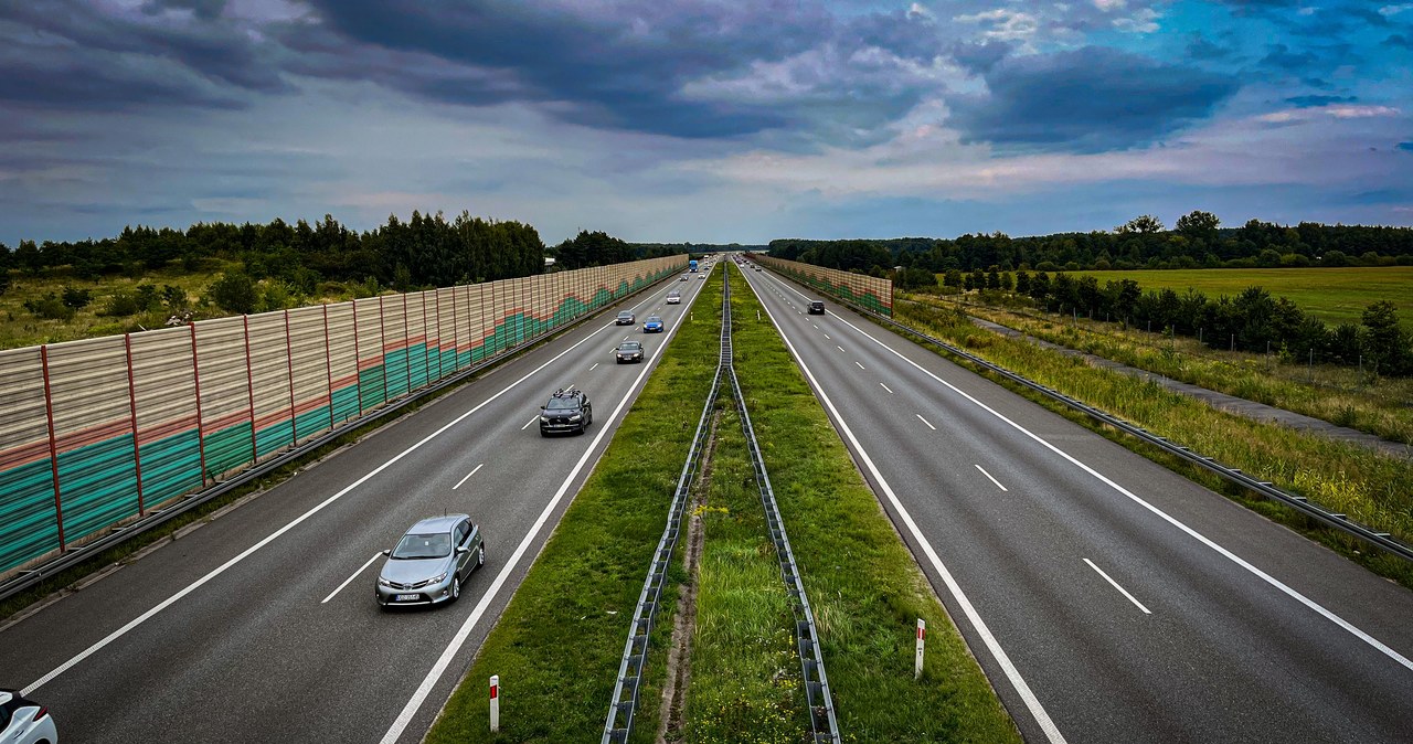 Raport RMF FM i Rankomat.pl: Polisy OC drożeją z miesiąca na miesiąc