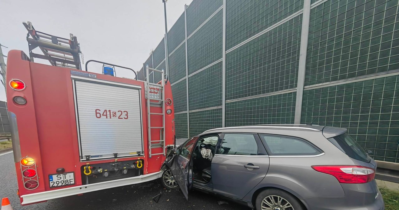Tychy: Osobówka zderzyła się z wozem strażackim