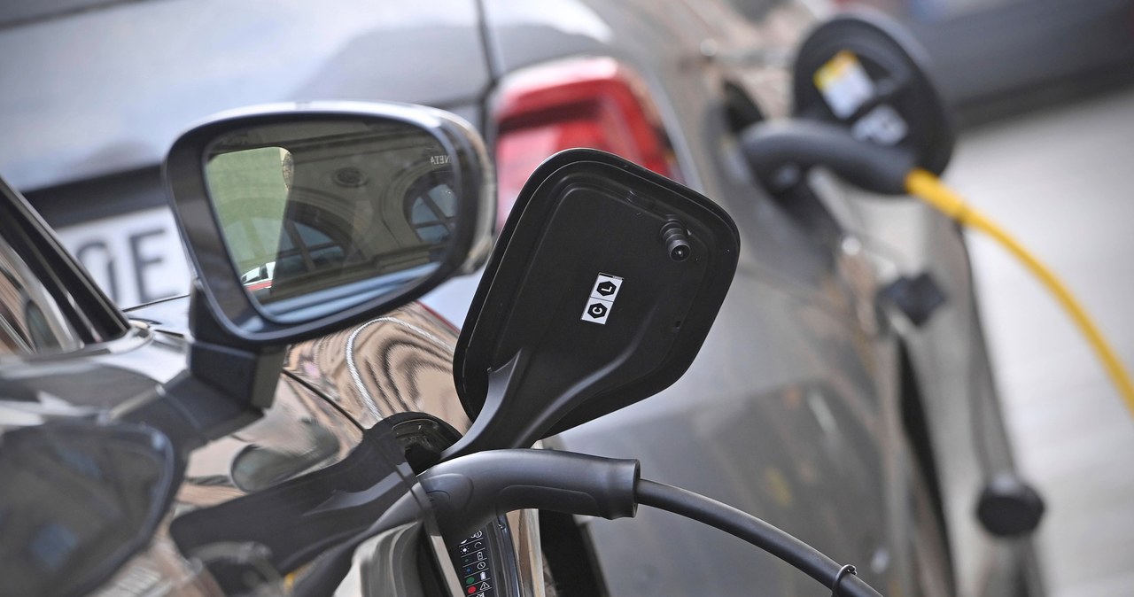 Amerykanie nie jeżdżą elektrykami tyle, ile planowano