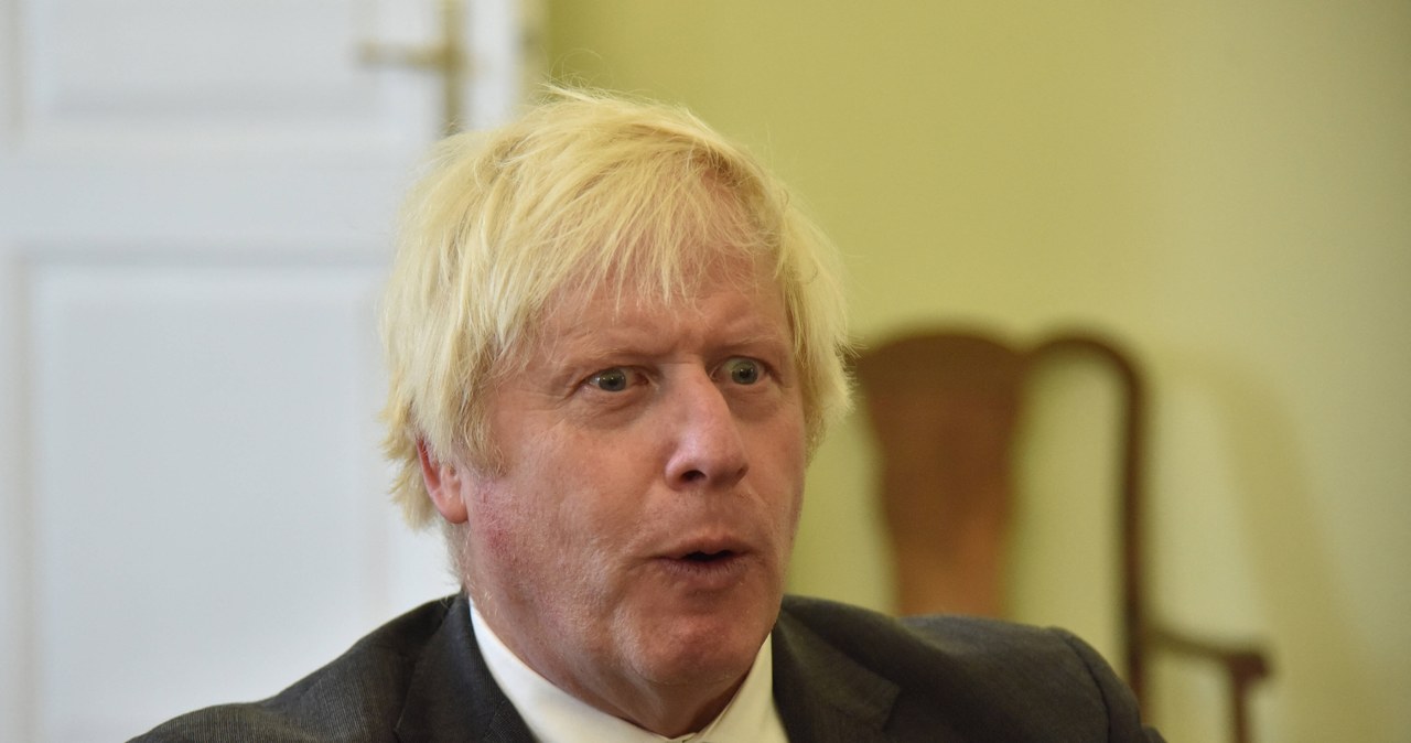 Boris Johnson chciał się zarazić Covid-19? Zdumiewające zeznania