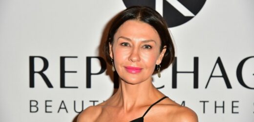 Anna Popek zapozowała na wannie eksponując długie nogi. Ma dla fanów ważne przesłanie