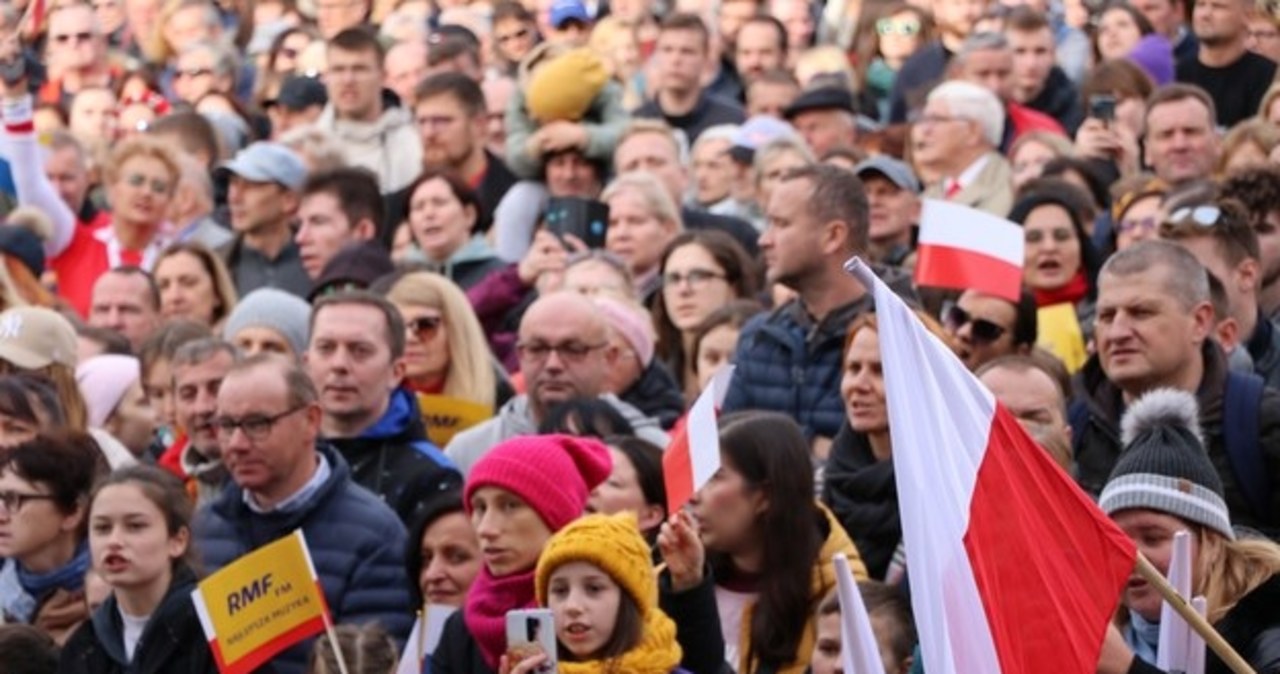 VII Ogólnopolskie Śpiewanie Biało-Czerwonych Przebojów w Krakowie [RELACJA]
