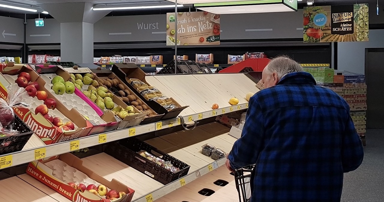 Brakuje mleka, sera, kiełbasy. Puste półki w niemieckich sklepach