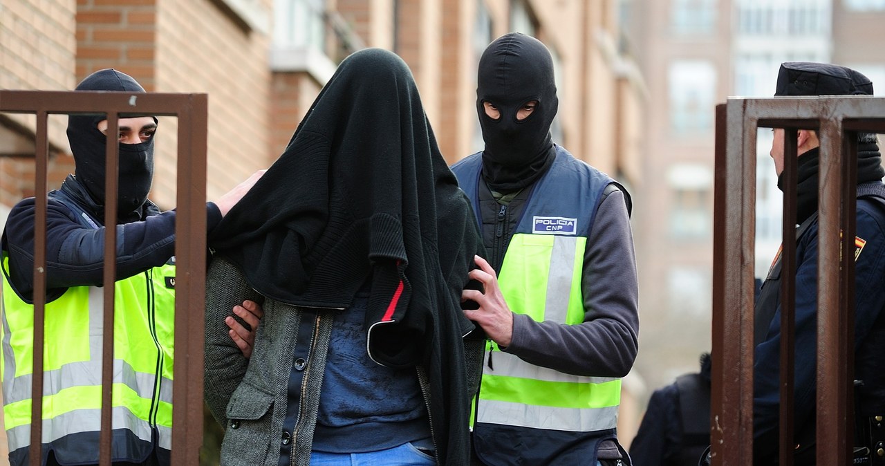 Potężna obława na siatkę pedofilską. 121 zatrzymanych