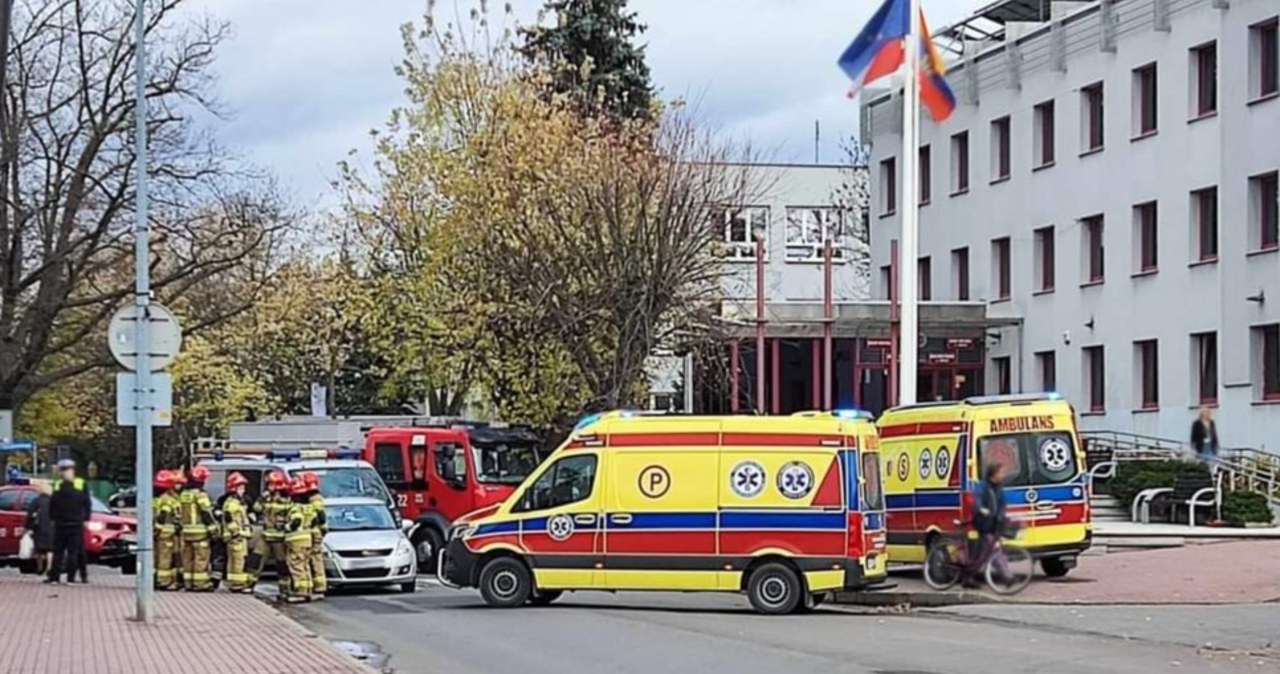 Dwie policjantki potrącone na przejściu. Tuż pod komendą