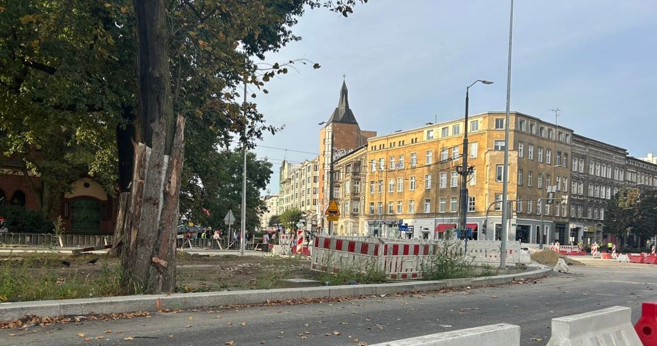 Na Plac Zwycięstwa jeszcze poczekamy