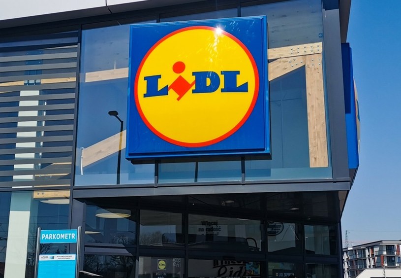 Kolejki od świtu, produkt wynosili paletami. „Ktoś wziął pięć naraz”