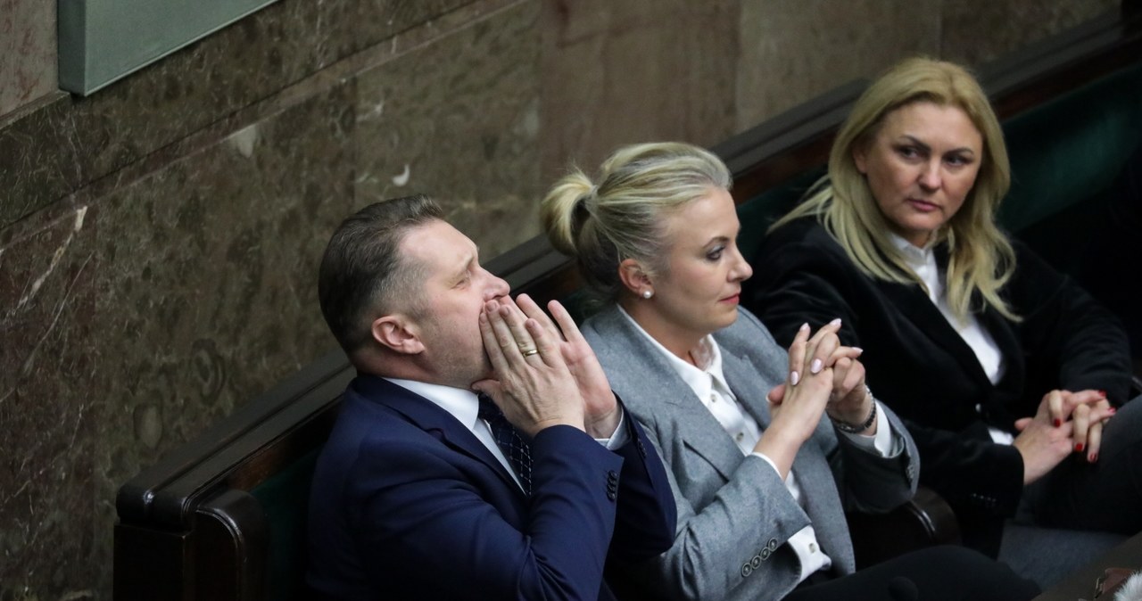 Paradoks opozycyjnego rządu i większości bez władzy